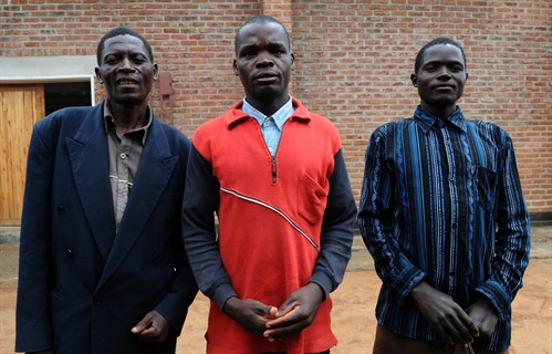 Farmers From Left Welosi Gwazani , Thomas Sambo And Nelson Kapatamoyo At The Kafulu Farmer 's Association